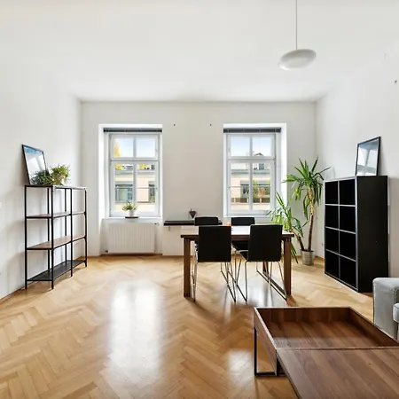 Design Apartments Near Mariahilferstrasse-3